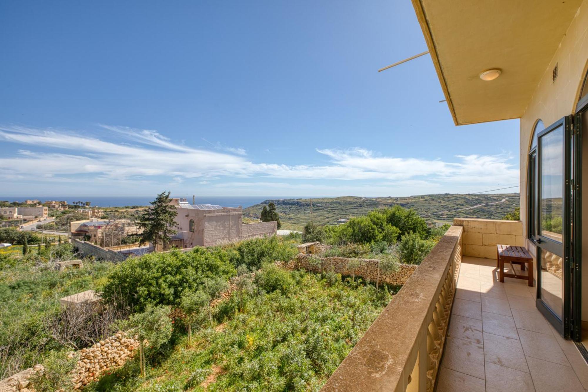 Spacious, Bright, Valley & Sea View Maisonette Xaghra Exterior photo