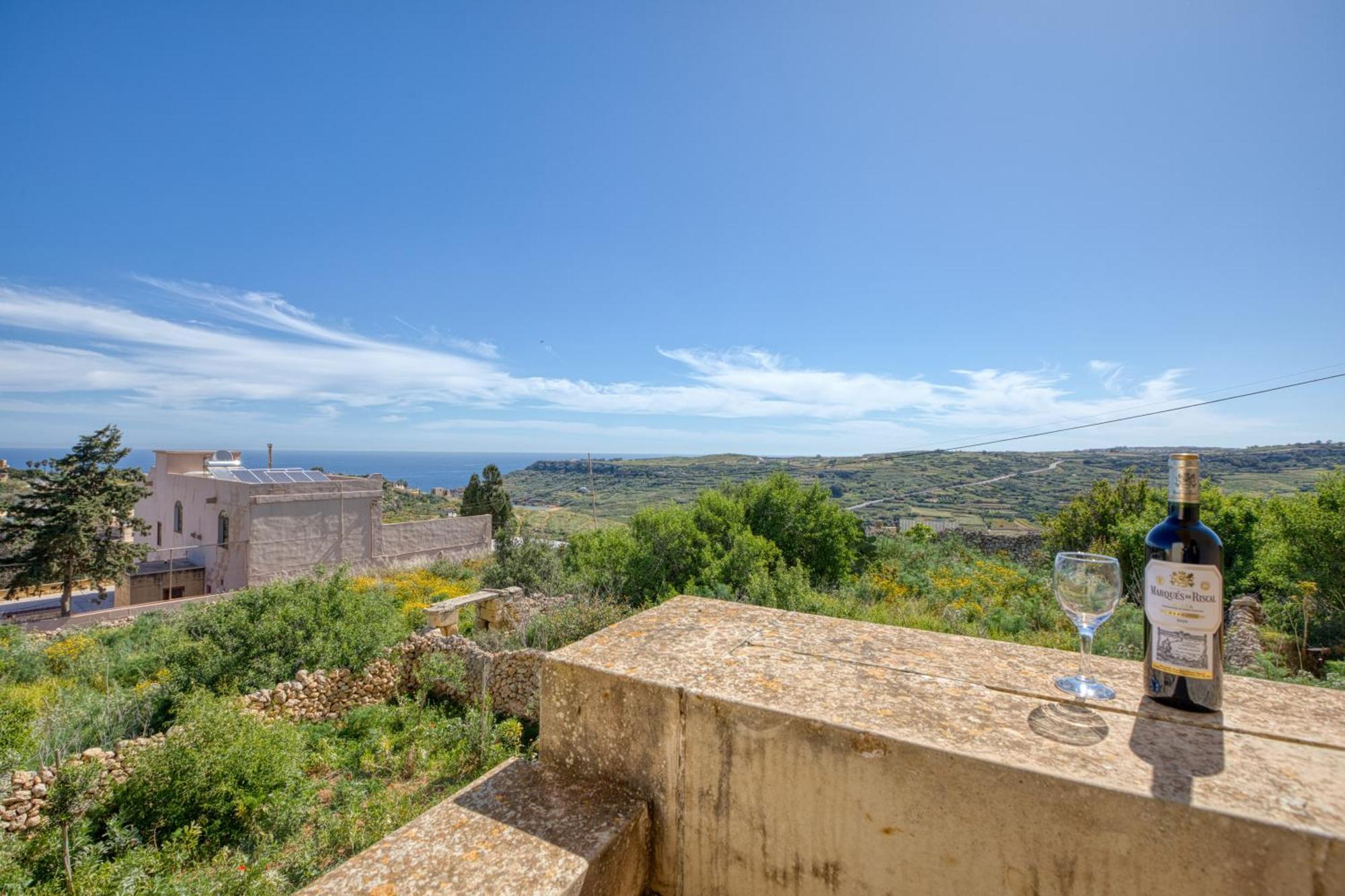 Spacious, Bright, Valley & Sea View Maisonette Xaghra Exterior photo
